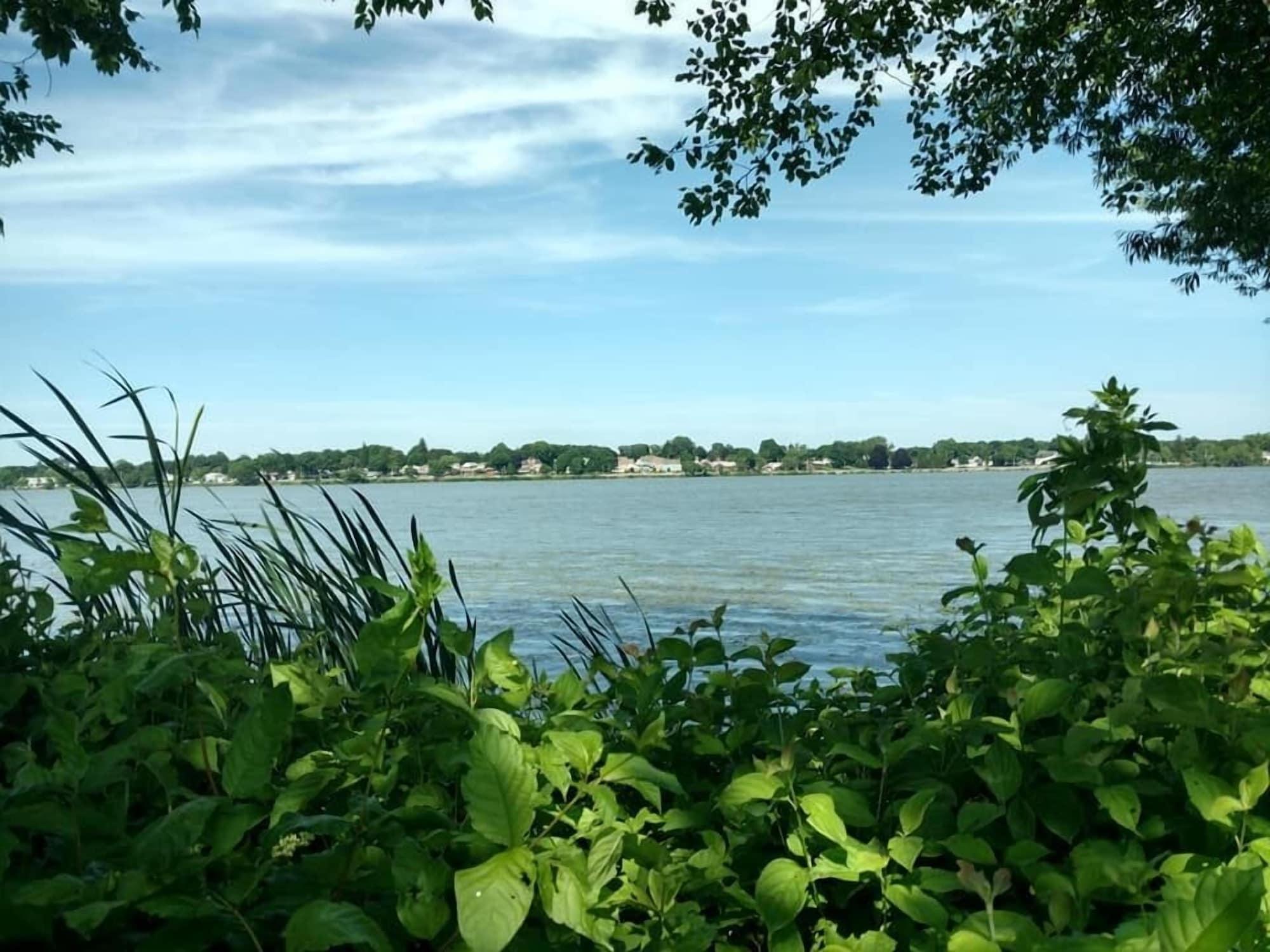 וויקפילד Lakeside Inn מראה חיצוני תמונה